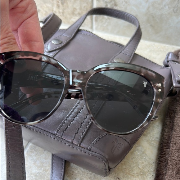 Frye bundle - Picture 14 of 16